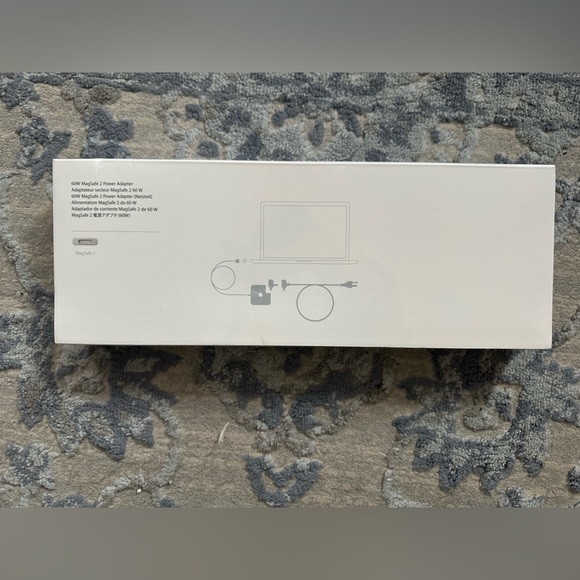 Apple Mac Charger (look at image) - Picture 1 of 2